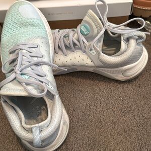 Nike Women's Light Blue Sneakers